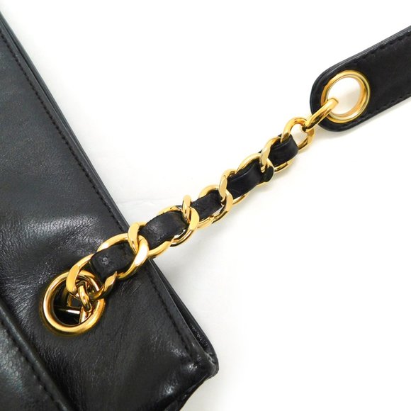 AHH!! CHANEL LAMB SKIN TOTE!!!! GORGEOUS!! - Picture 10 of 13